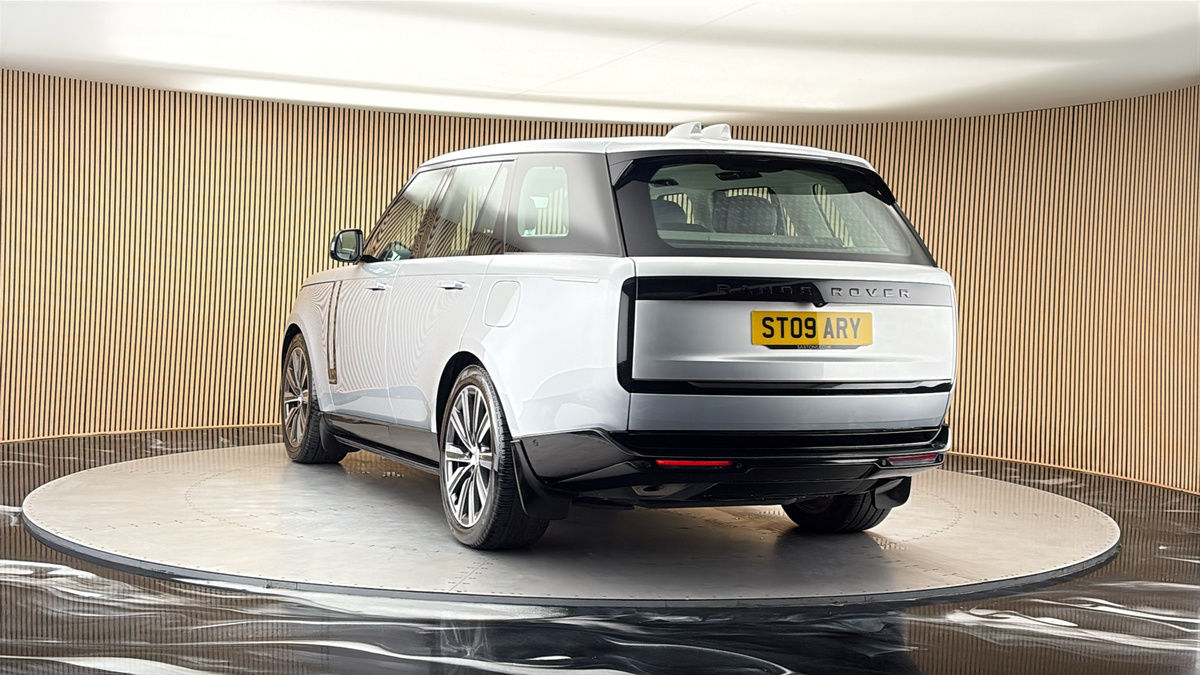 More views of Land Rover Range Rover