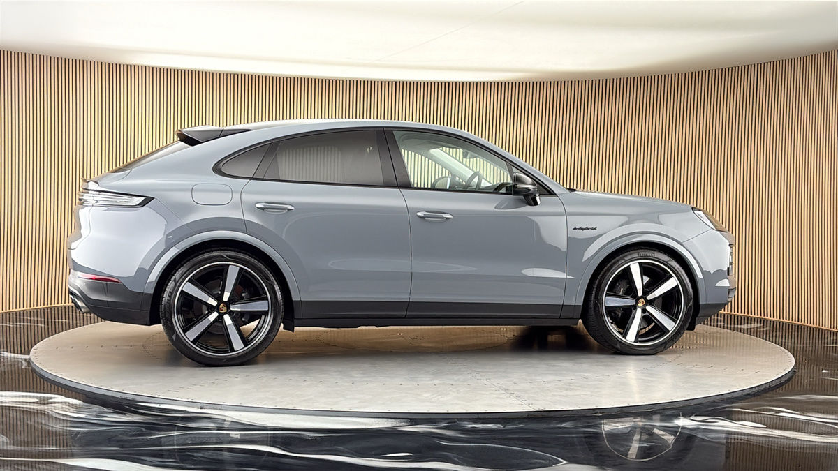 More views of Porsche Cayenne