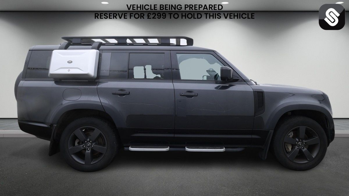 Land Rover Defender 130 Image 5