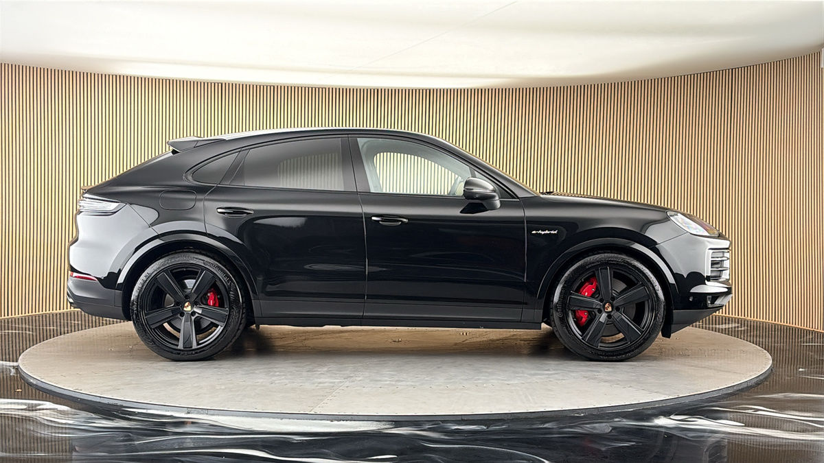 Porsche Cayenne Image 16