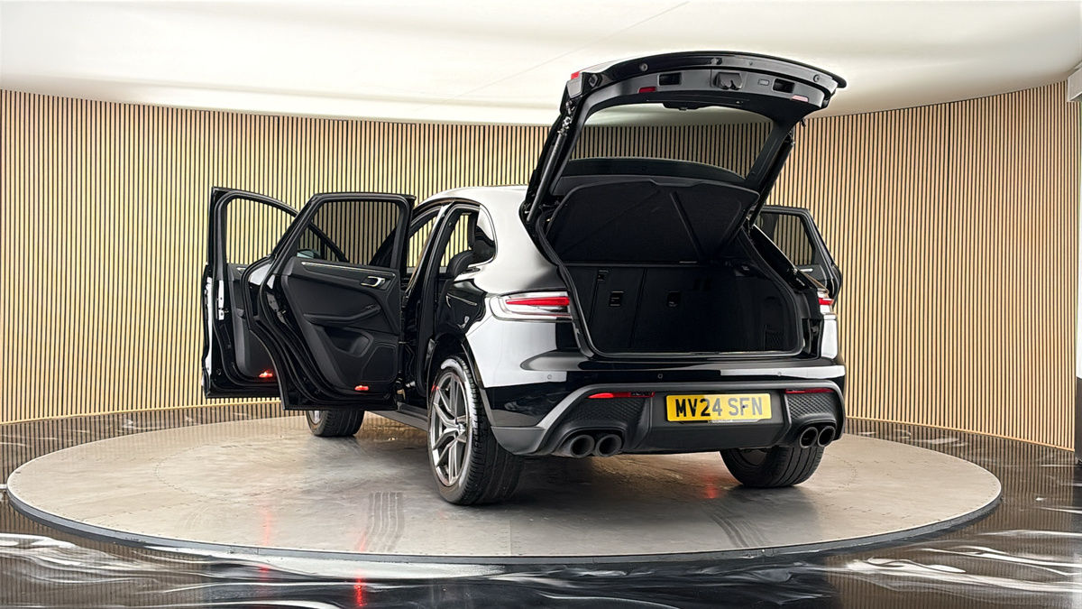 More views of Porsche Macan