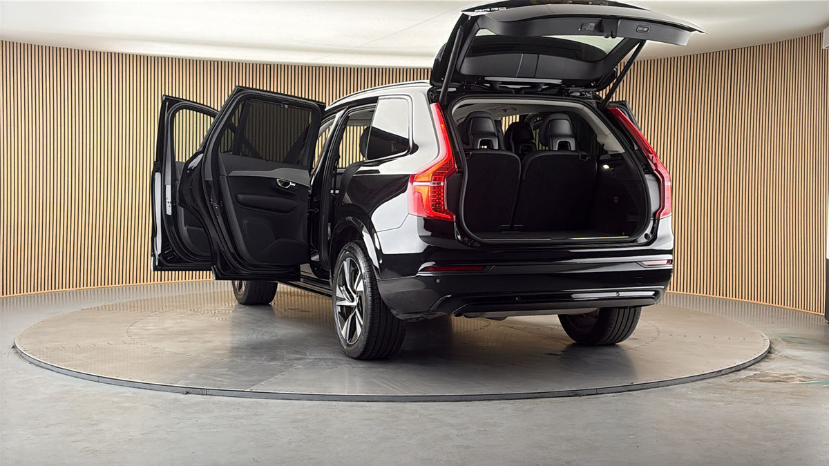 More views of Volvo XC90