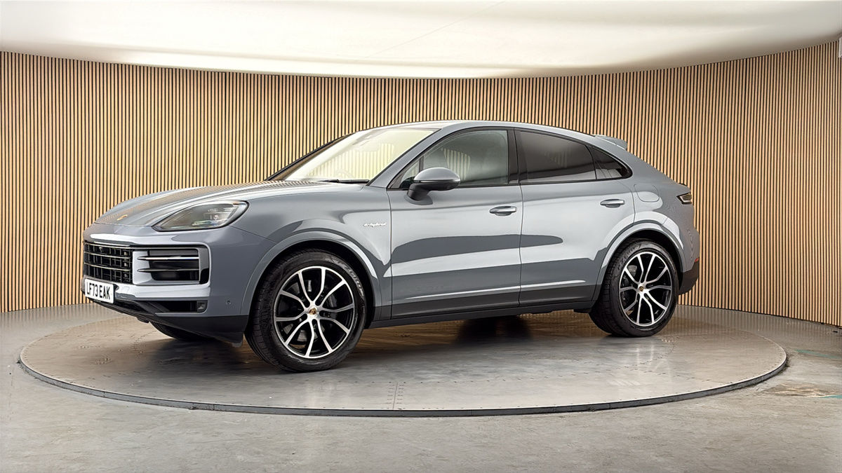 More views of Porsche Cayenne