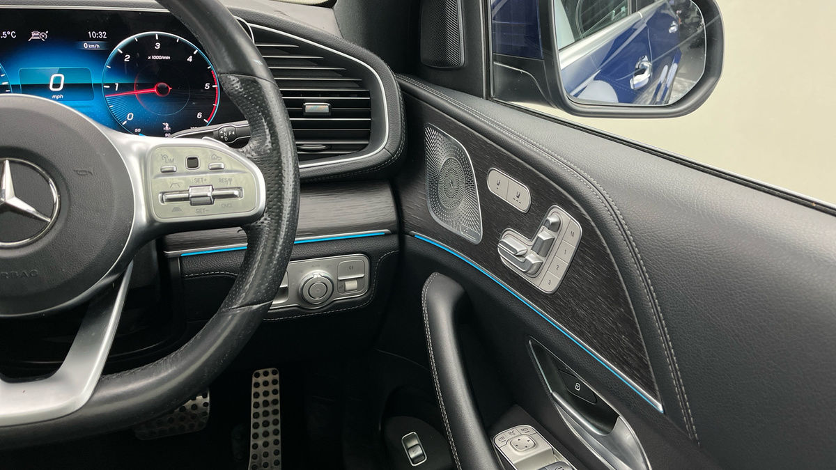 Mercedes-Benz GLE Image 14