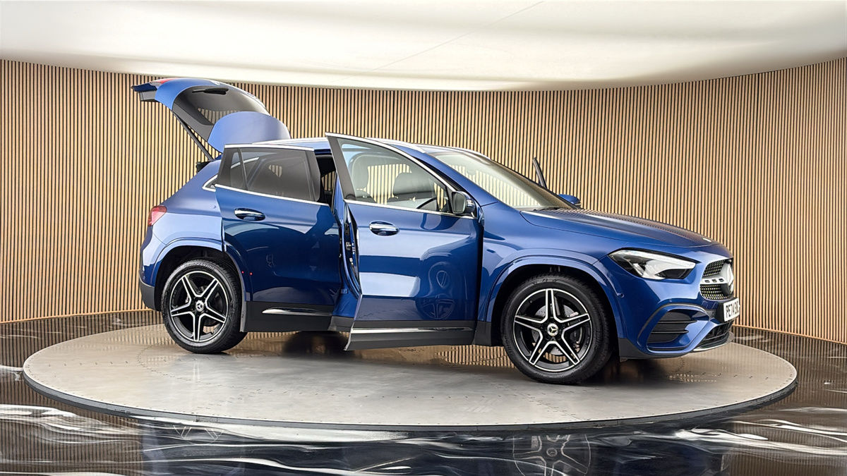 More views of Mercedes-Benz GLA