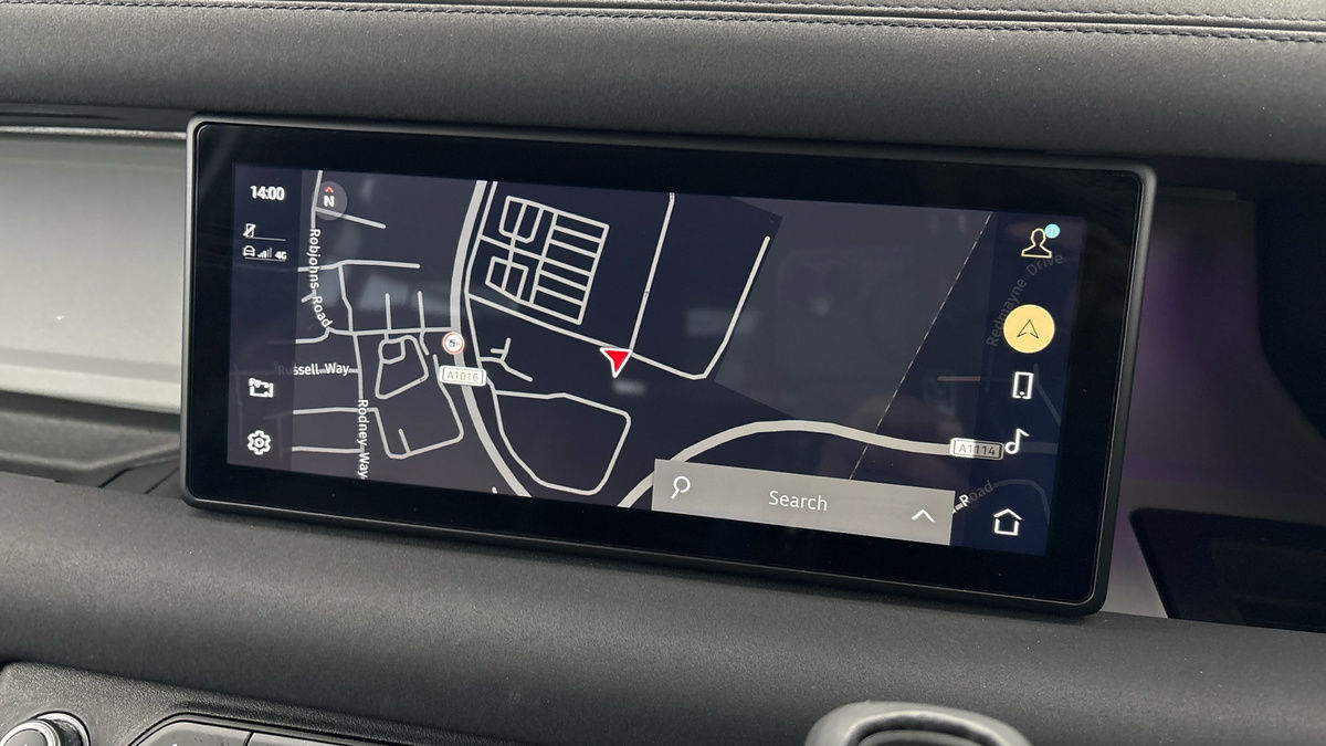 Land Rover Defender 90 Image 17