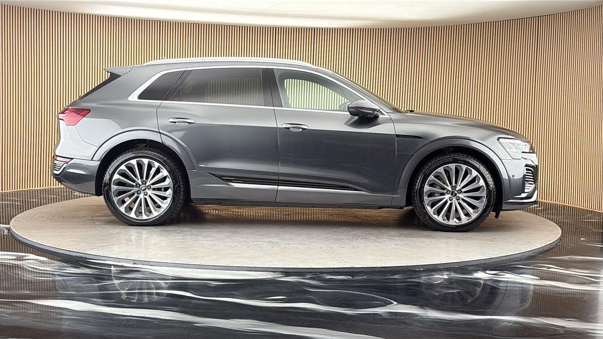 Audi Q8 e-tron Image 16