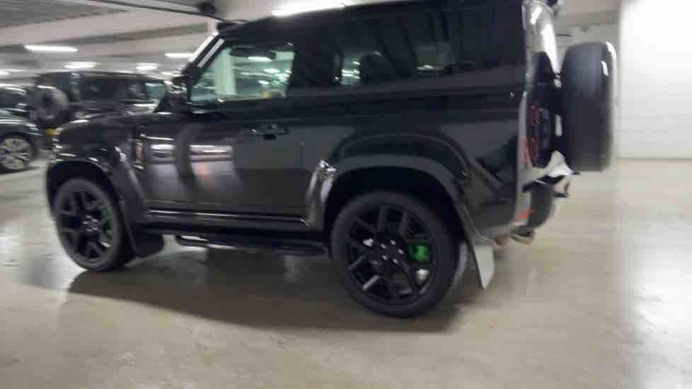 More views of Land Rover Defender 90