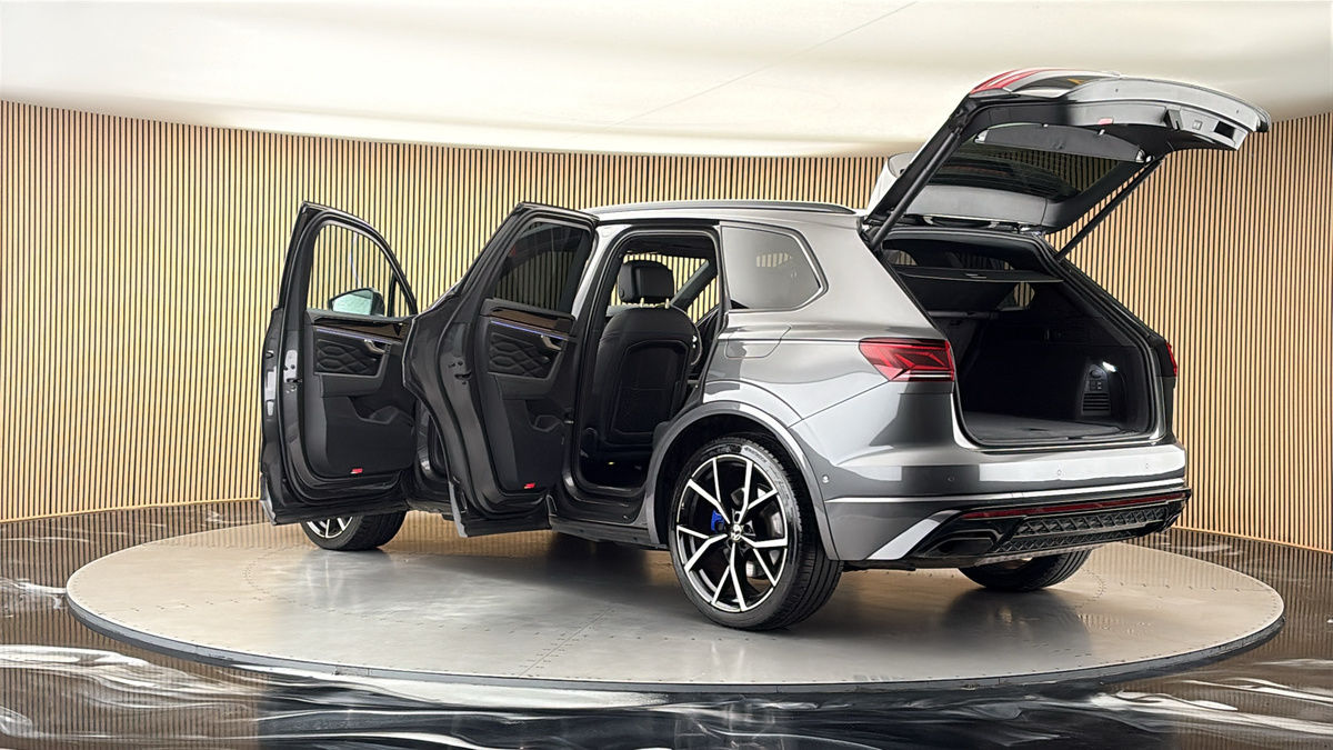 More views of Volkswagen Touareg