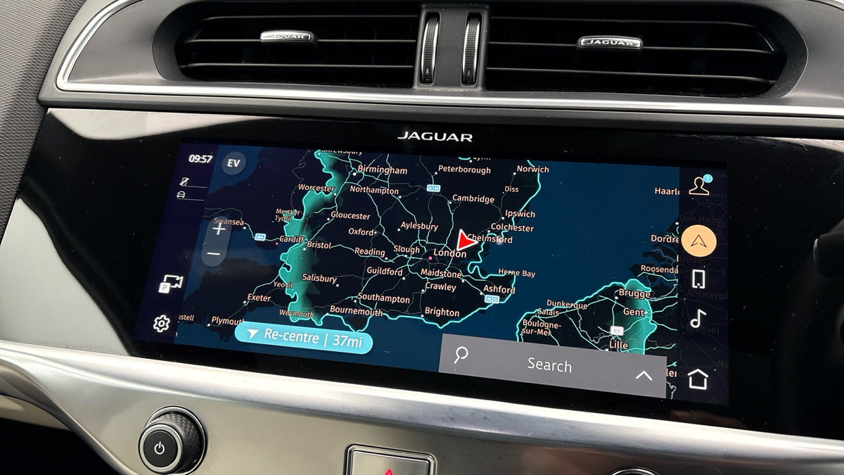 Jaguar I-PACE Image 17