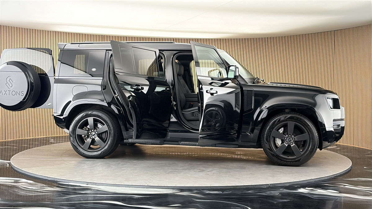 More views of Land Rover Defender 110
