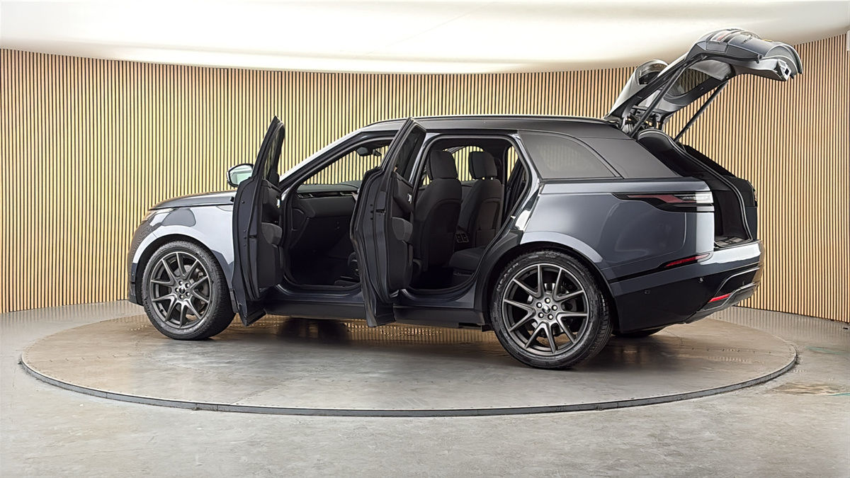 More views of Land Rover Range Rover Velar