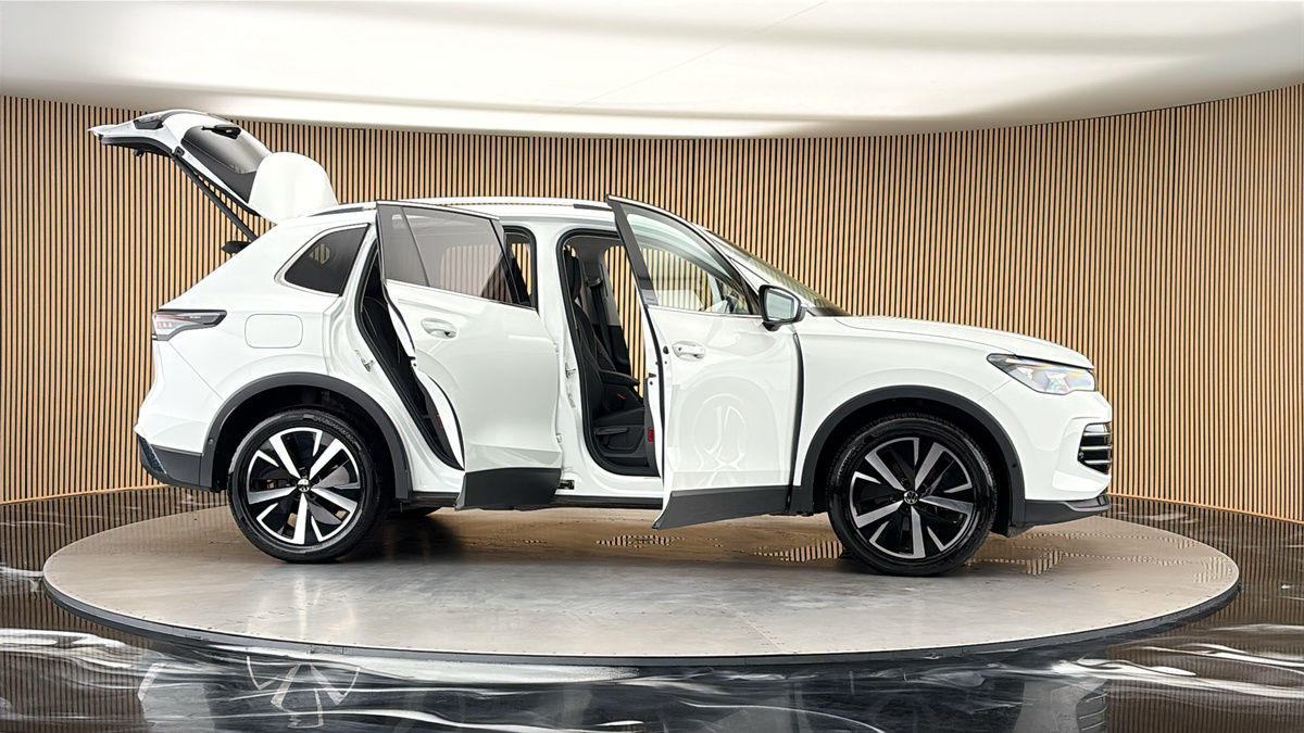 More views of Volkswagen Tiguan