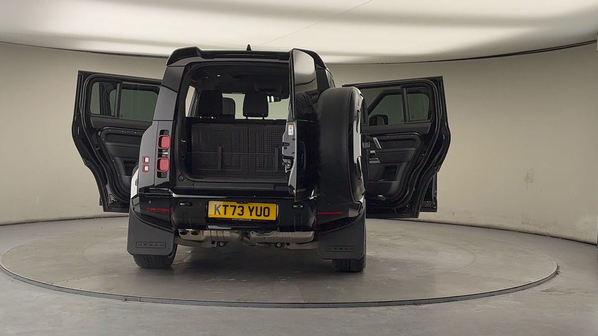 More views of Land Rover Defender 110