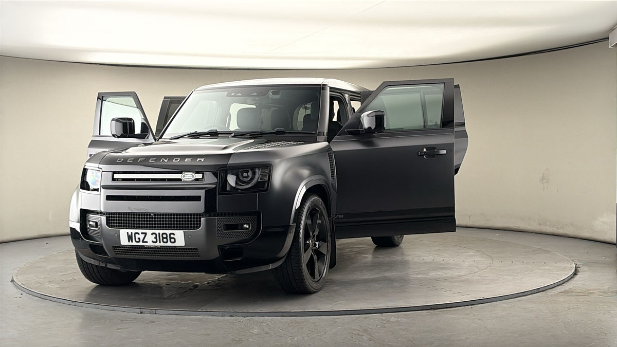 More views of Land Rover Defender 110