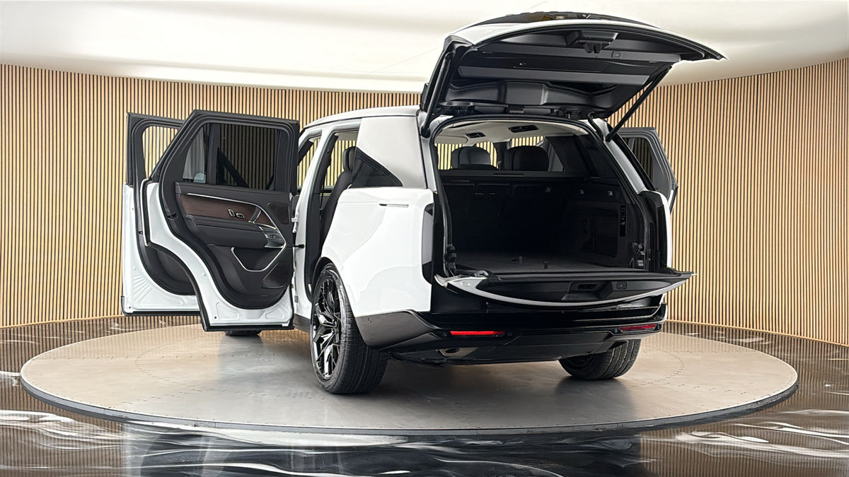 More views of Land Rover Range Rover