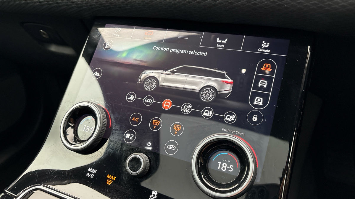Land Rover Range Rover Velar Image 27