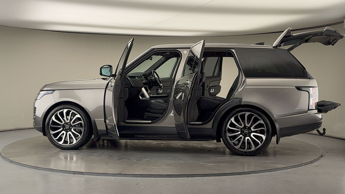 More views of Land Rover Range Rover