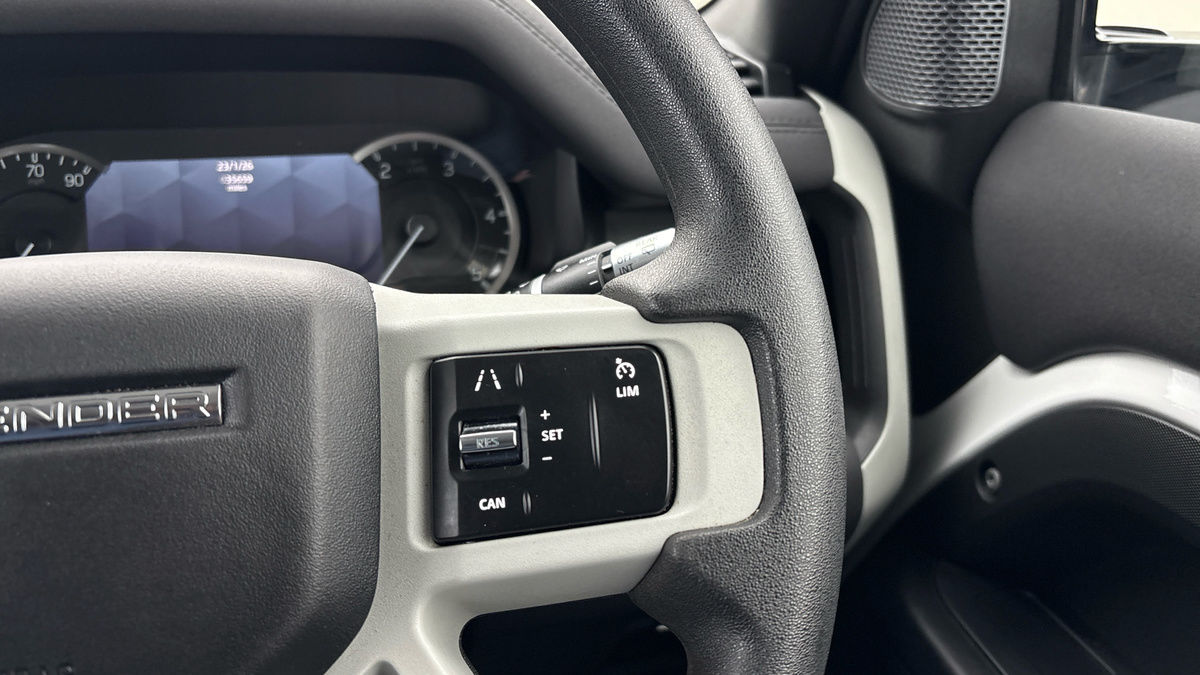 Land Rover Defender 90 Urban Image 14