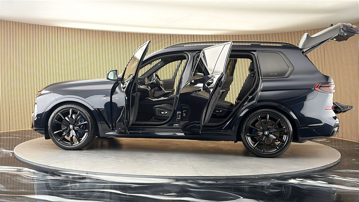 More views of BMW X7