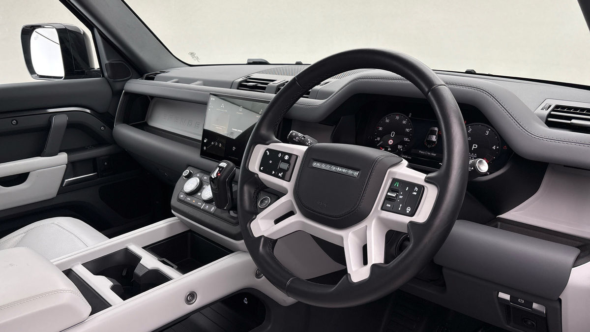Land Rover Defender 110 Urban Image 5