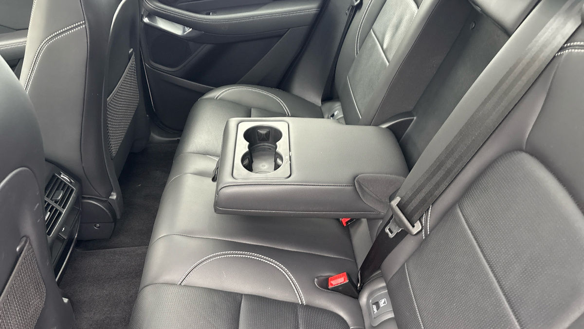 Jaguar E-PACE Image 18