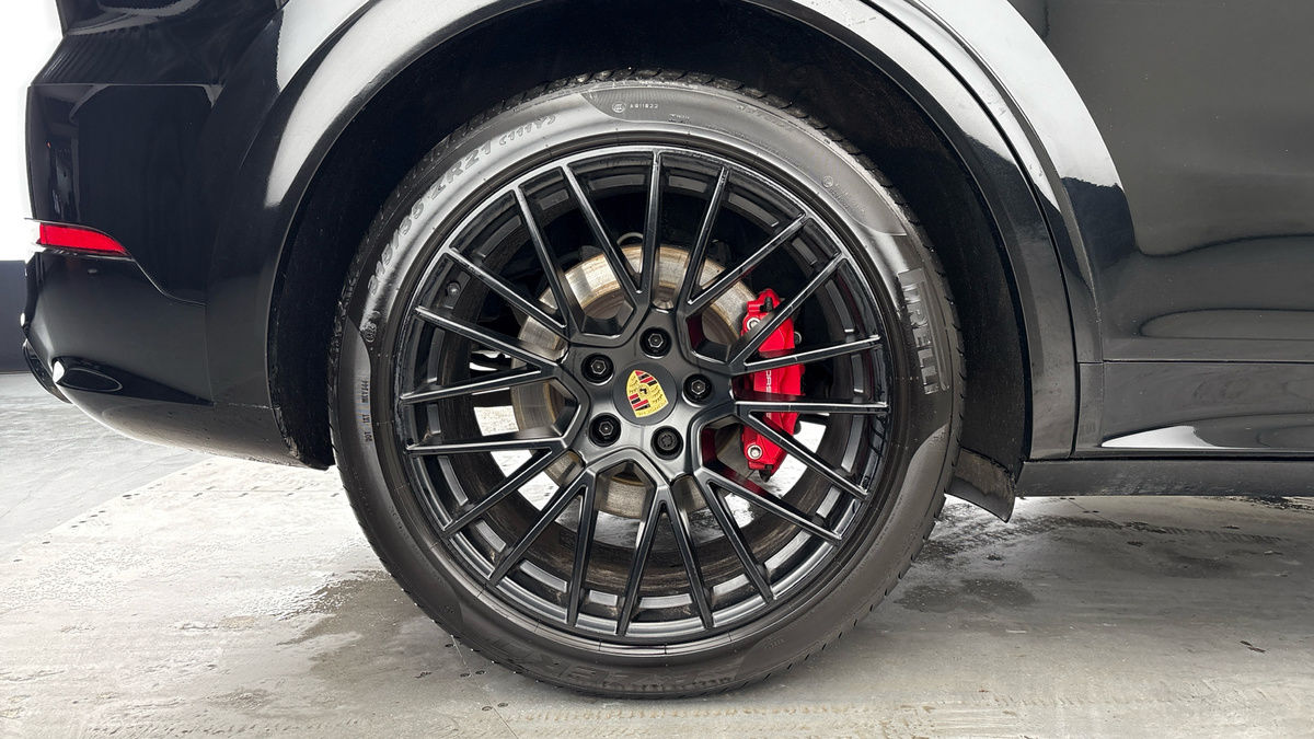 Porsche Cayenne Image 10