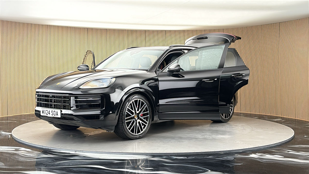 More views of Porsche Cayenne