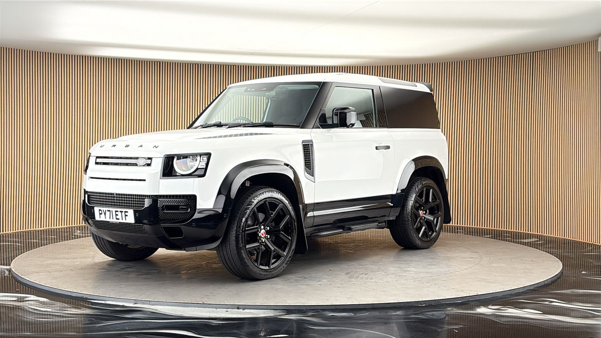 Land Rover Defender 90 Urban Image 20