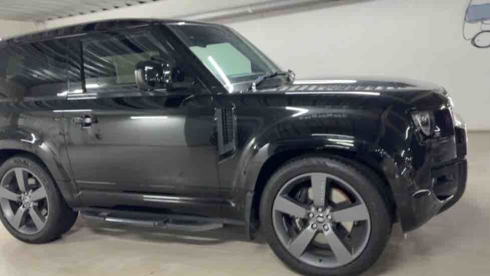 More views of Land Rover Defender 90