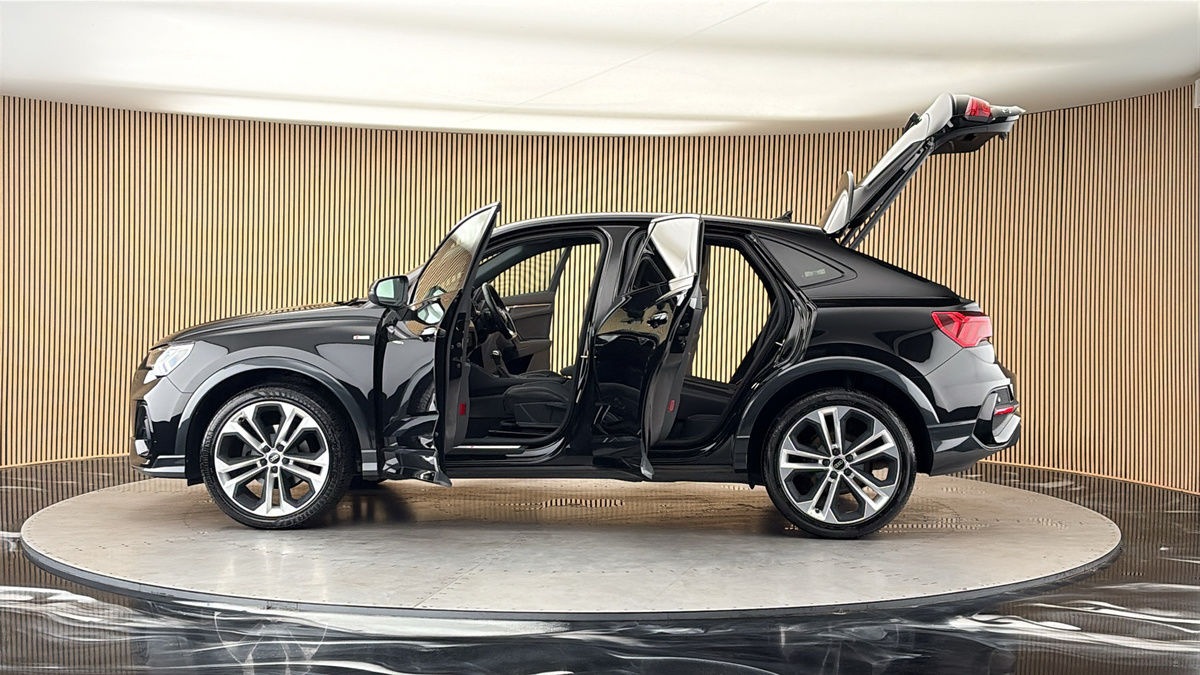 More views of Audi Q3