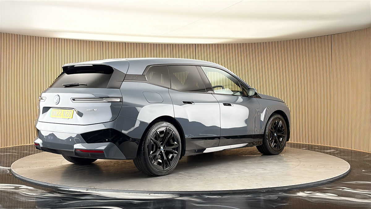 BMW iX Image 21