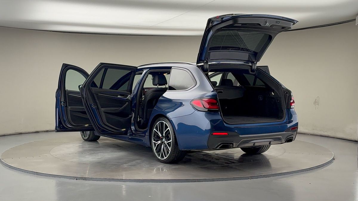 BMW 5 Series Image 23