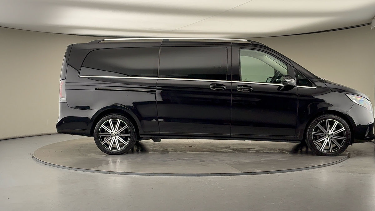Mercedes-Benz V Class Image 16
