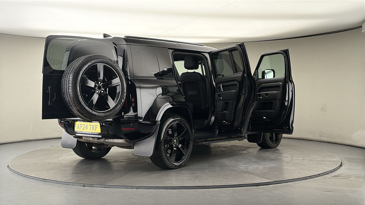 More views of Land Rover Defender 110