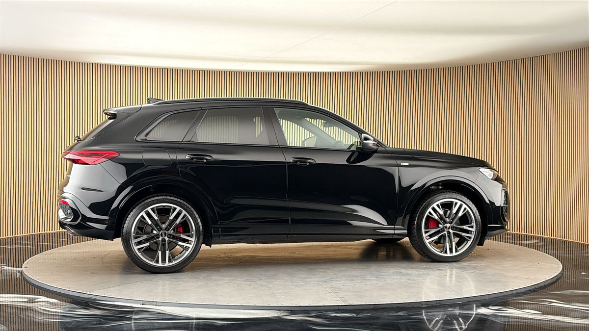 More views of Audi Q5