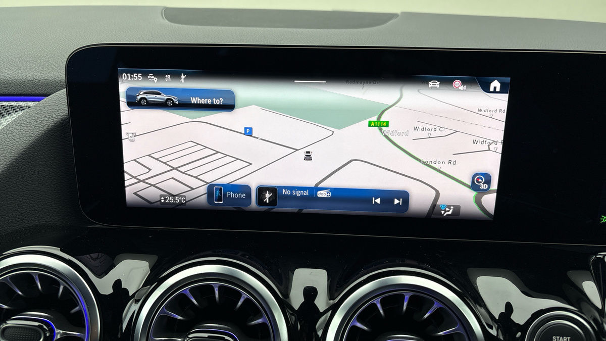 Mercedes-Benz GLA Image 17