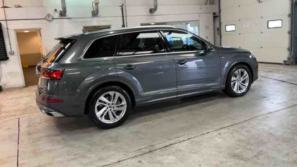 More views of Audi Q7