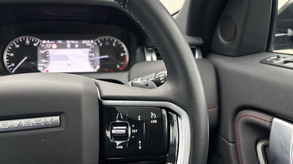 Land Rover Discovery Sport Image 14