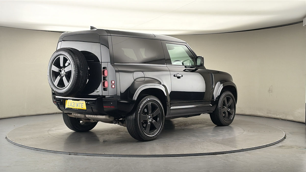Land Rover Defender 90 Image 21