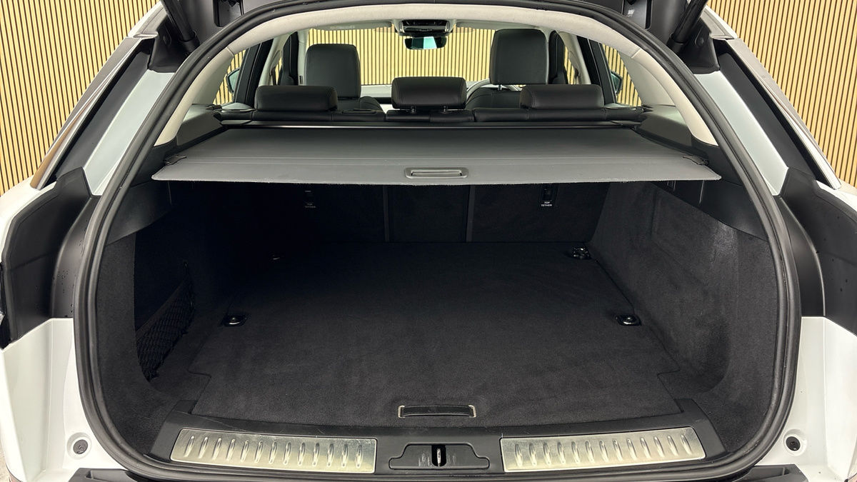 Land Rover Range Rover Velar Image 11