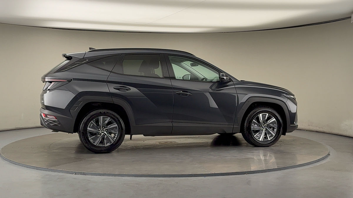 More views of Hyundai TUCSON