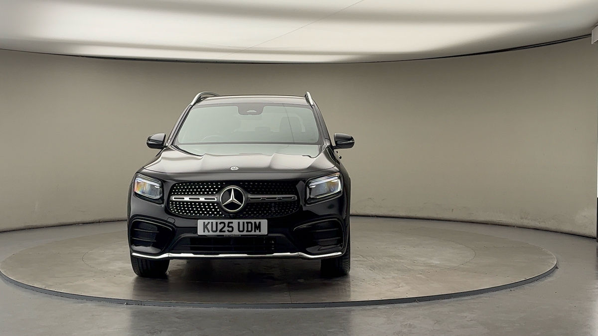 Mercedes-Benz GLB Image 3