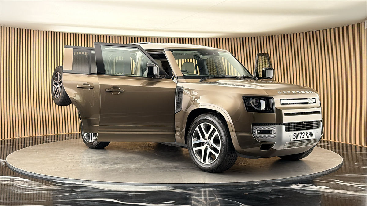 More views of Land Rover Defender 110