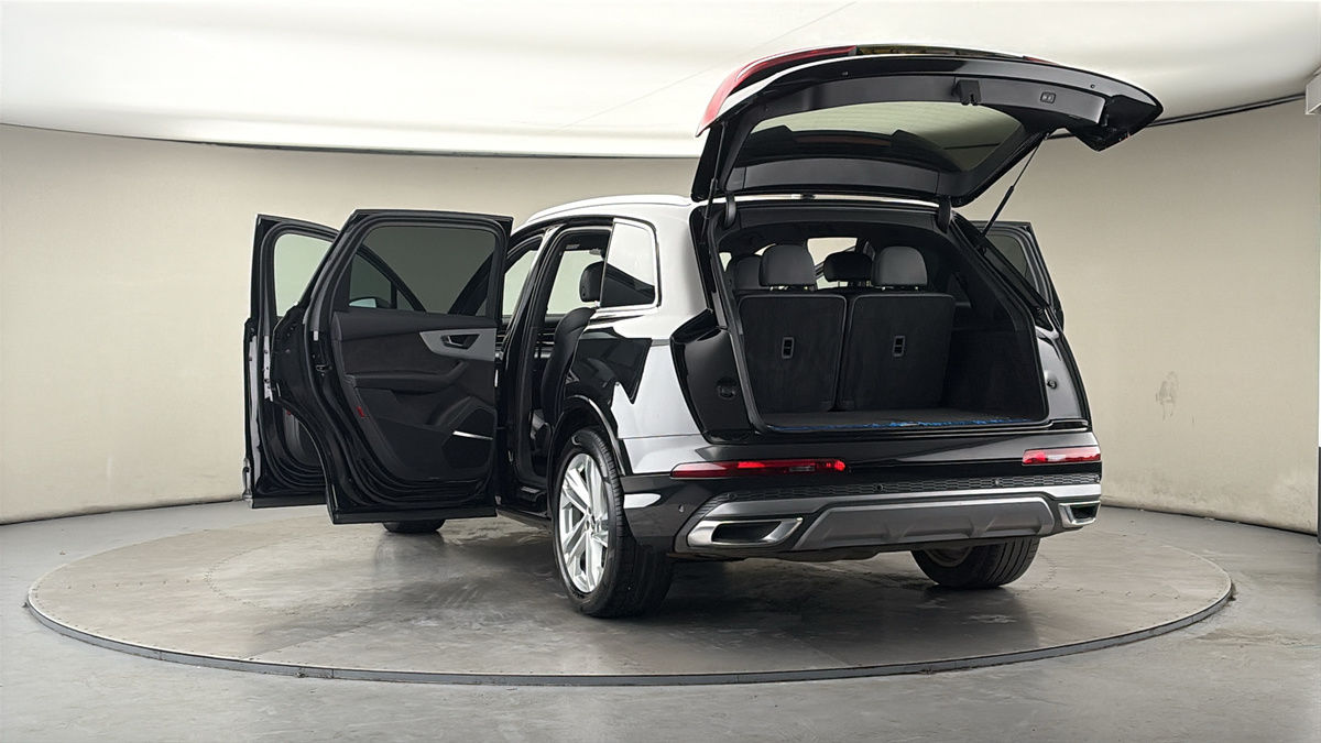 More views of Audi Q7