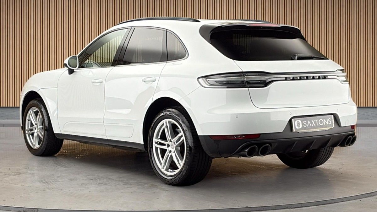 Porsche Macan Image 2