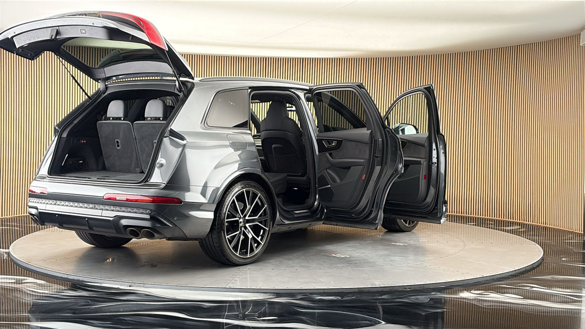 More views of Audi SQ7
