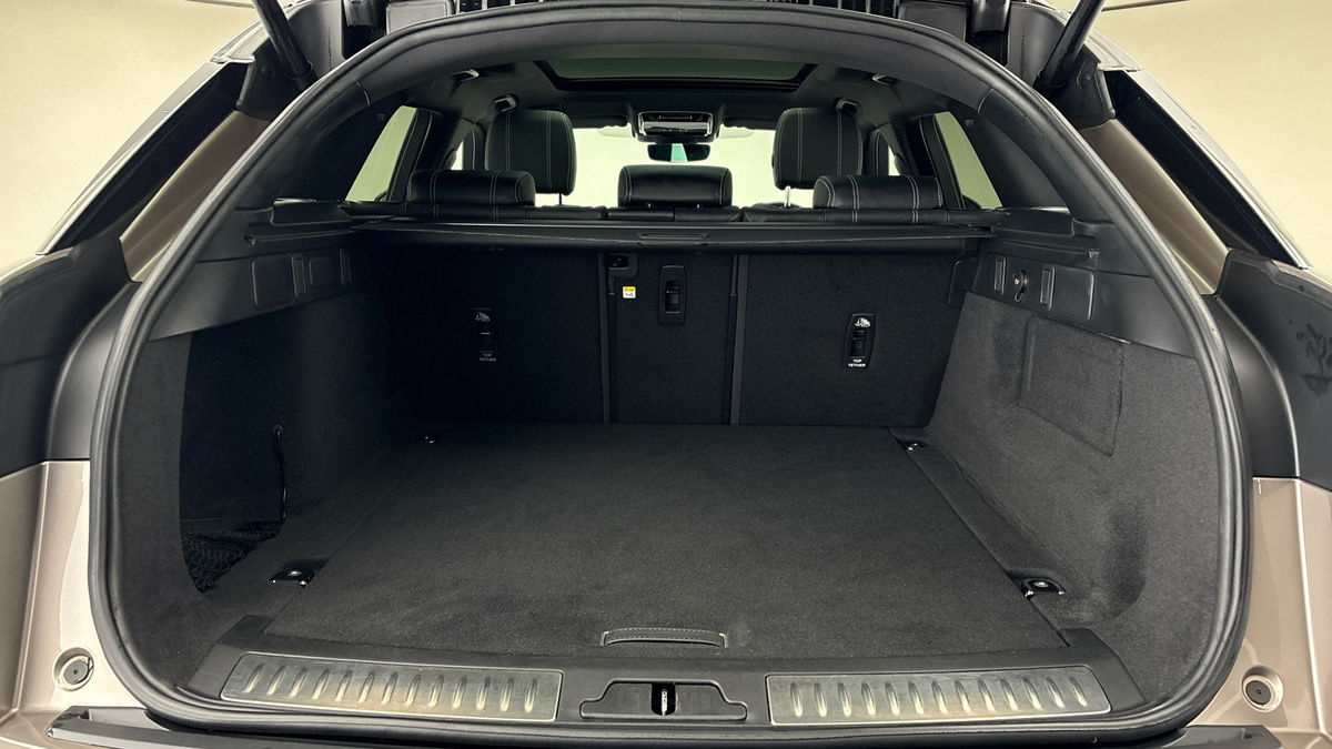 Land Rover Range Rover Velar Image 11
