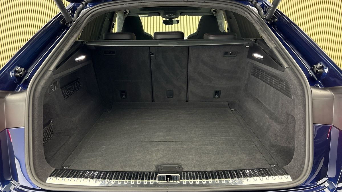 Audi RSQ8 Image 29