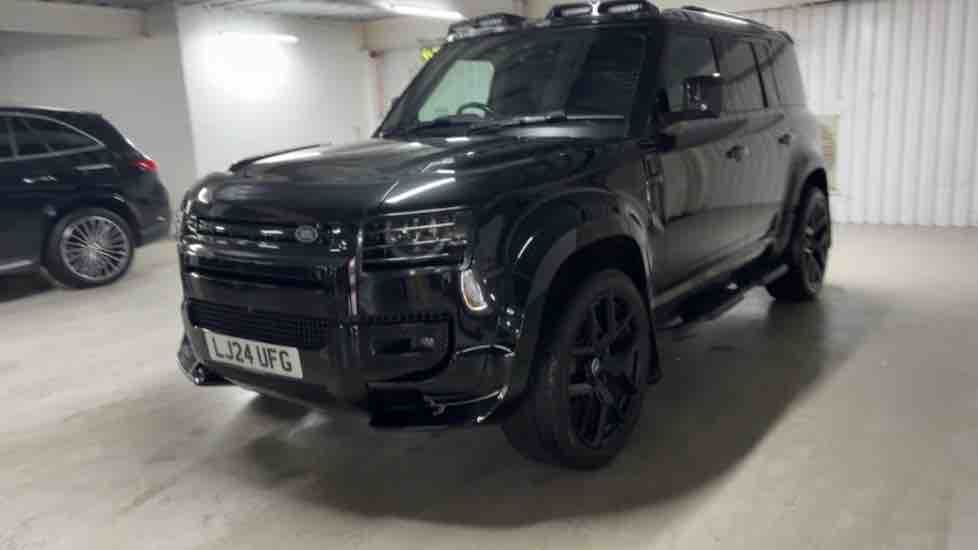 More views of Land Rover Defender 110